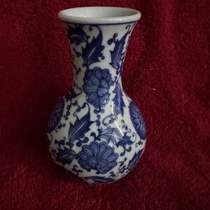 Bombay Blue and White Floral Vase